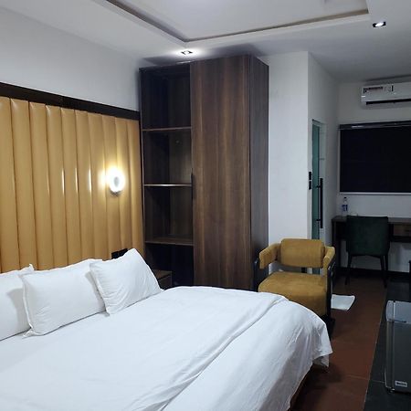 Hotel 35 Embassy Lagos Ngoại thất bức ảnh